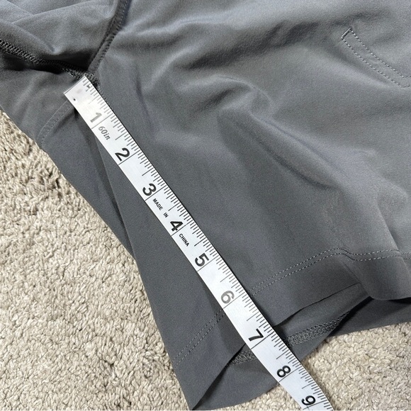 Rhone Men’s 7" Essentials Training Gym Short Pull On Unlined in Gray Size L - Picture 14 of 16